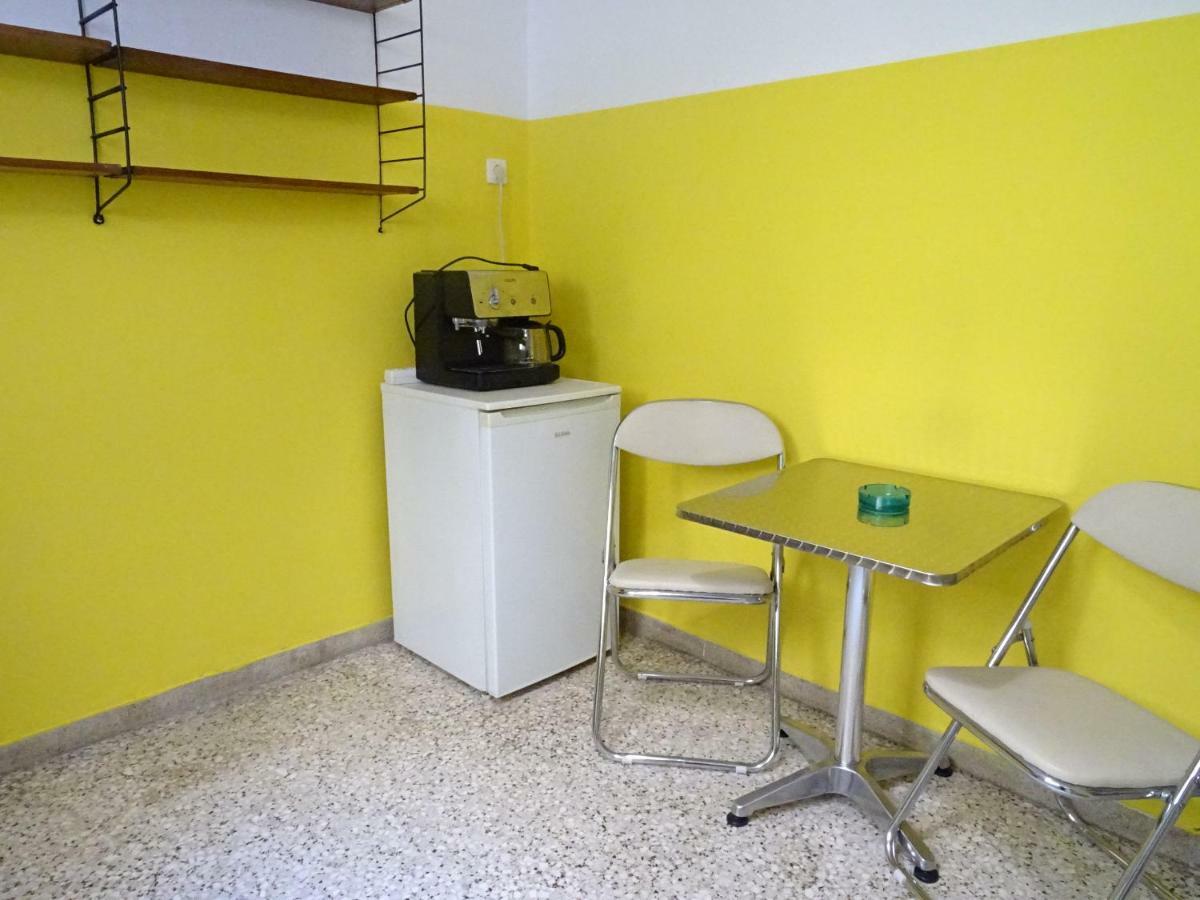 Down Town Comfort Apartment Атина Екстериор снимка