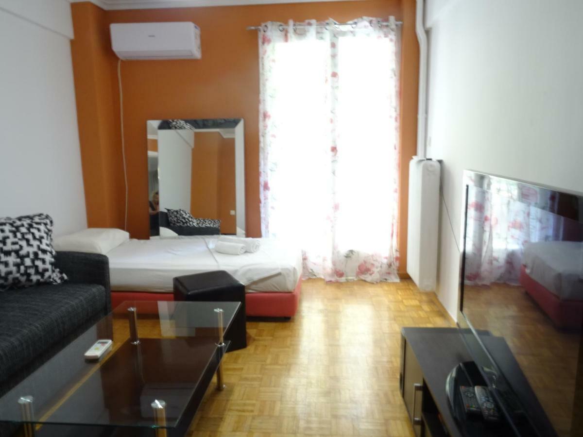 Down Town Comfort Apartment Атина Екстериор снимка